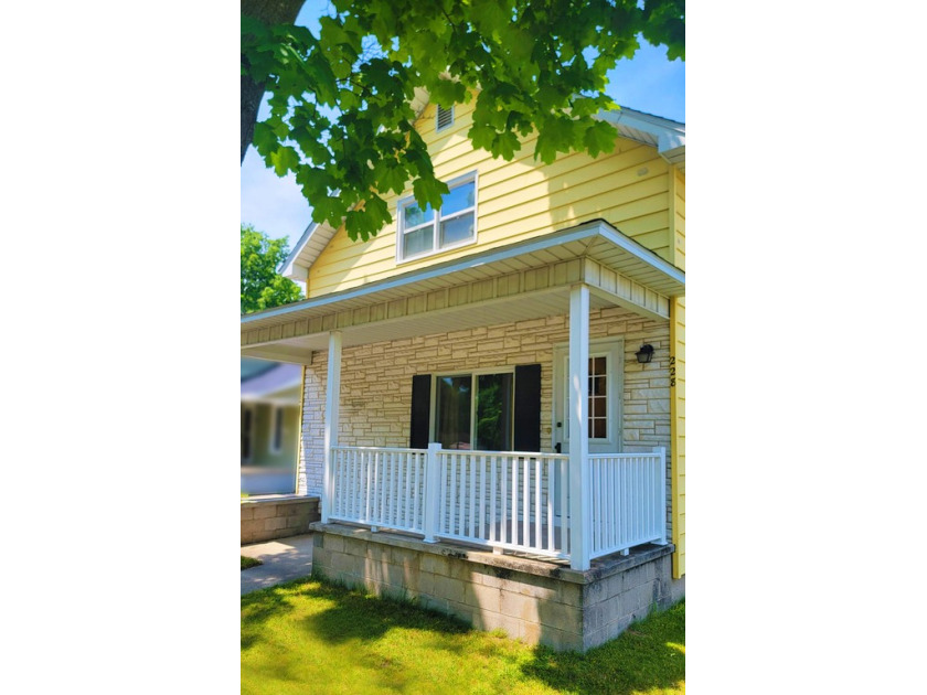 Walking distance to Lake Michigan in a very desirable location - Beach Home for sale in Manistee, Michigan on Beachhouse.com