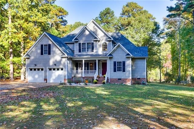 Make a resolution to see this gorgeous move-in ready home in - Beach Home for sale in Hallieford, Virginia on Beachhouse.com