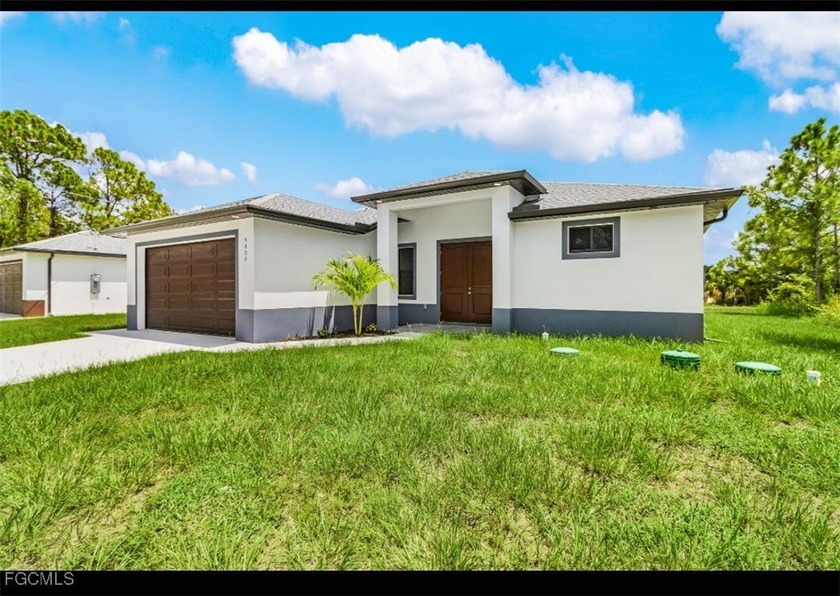 Beautiful new construction with 3 bedrooms and large living room - Beach Home for sale in Lehigh Acres, Florida on Beachhouse.com
