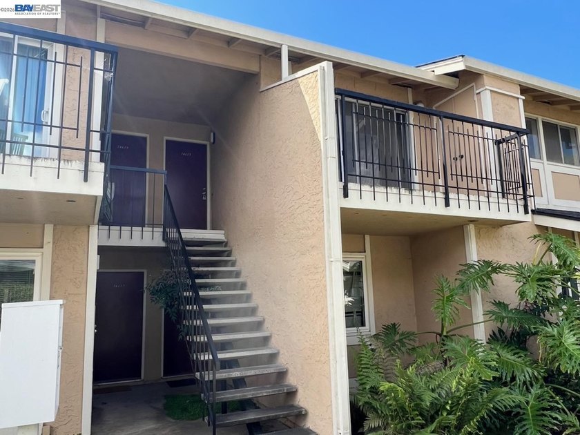 Great location near the San Leandro Marina and scenic Bay - Beach Condo for sale in San Leandro, California on Beachhouse.com