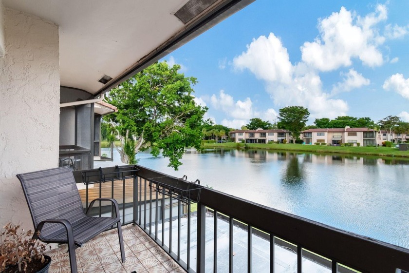 Enjoy the peaceful water view from this lovely townhouse in the - Beach Townhome/Townhouse for sale in Boca Raton, Florida on Beachhouse.com