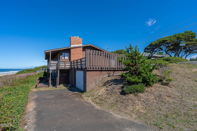 Enjoy the sound of crashing waves, the majestic view of whales - Beach Home for sale in Depoe Bay, Oregon on Beachhouse.com