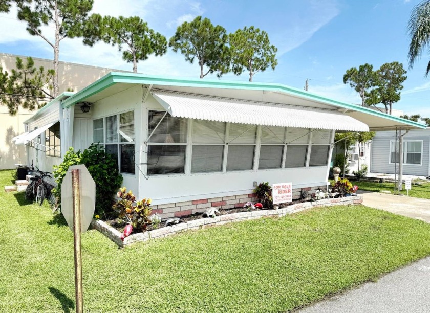 LOW ..LOW...LOW...LOT RENT 5 STAR COMMUNITY. Only $722/mo - Beach Home for sale in Clearwater, Florida on Beachhouse.com