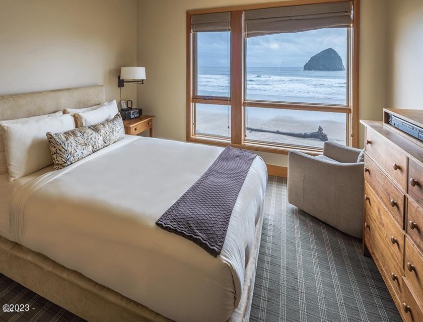 Enjoy 3 weeks per year in this oceanfront luxury unit! 2 beds, 2 - Beach Home for sale in Pacific City, Oregon on Beachhouse.com