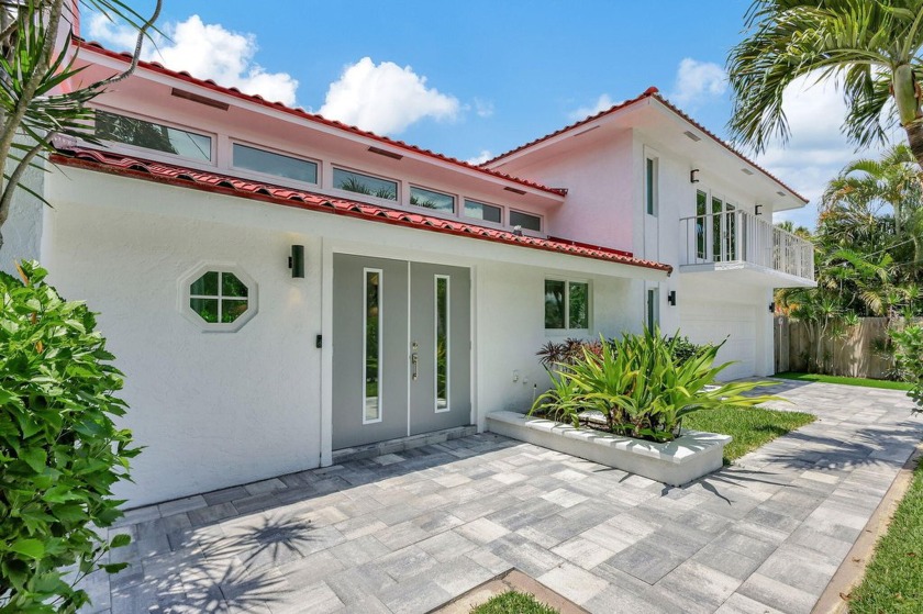 Nestled in the highly coveted Lakeside Drive area of Lake Worth - Beach Home for sale in Lake Worth Beach, Florida on Beachhouse.com