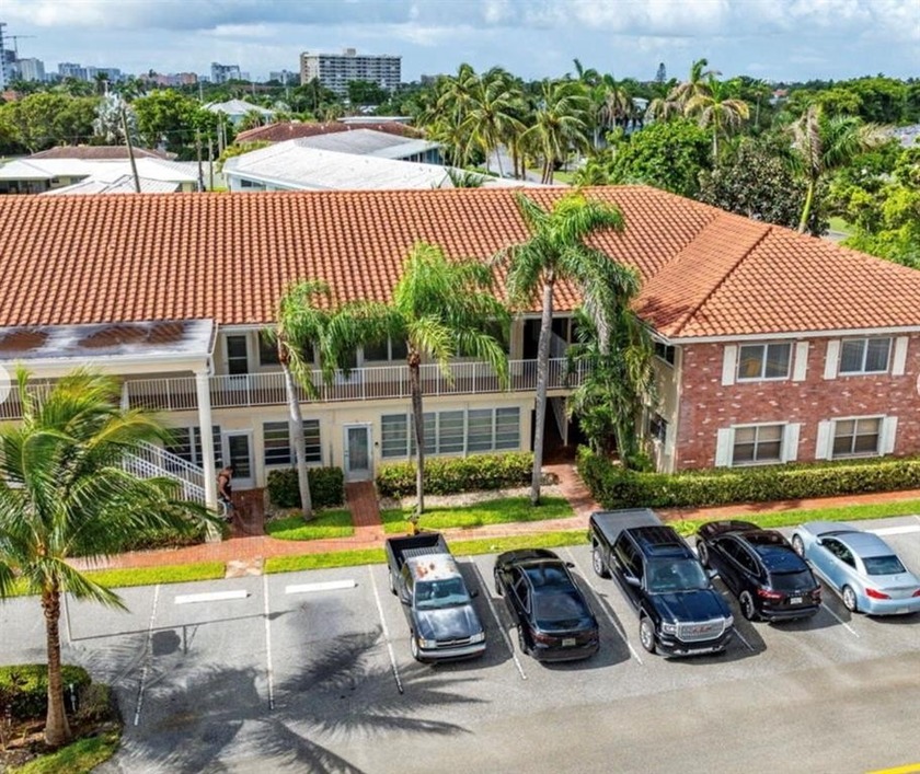 Your chance to create your dream coastal retreat!
Rarely - Beach Condo for sale in Lighthouse Point, Florida on Beachhouse.com