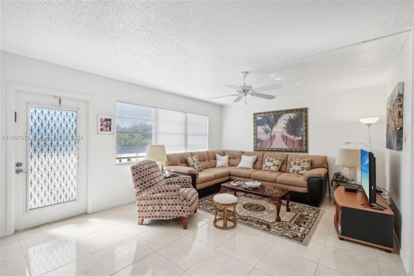 This third-floor 1-bed, 1.5-bath condo boasts impressive water - Beach Condo for sale in Deerfield Beach, Florida on Beachhouse.com