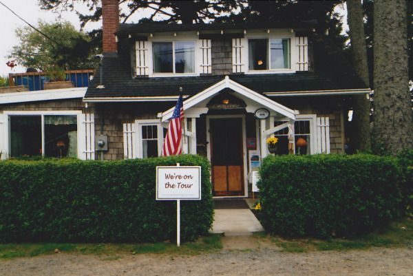 Hutchins House, Vintage Cottage near Cannon Beach - Beach Vacation Rentals in Cannon Beach, Oregon on Beachhouse.com