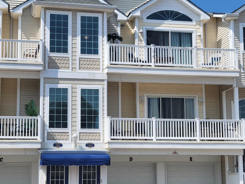 Gorgeous Ocean Haven beach block condo.  This well-maintained - Beach Condo for sale in North Wildwood, New Jersey on Beachhouse.com