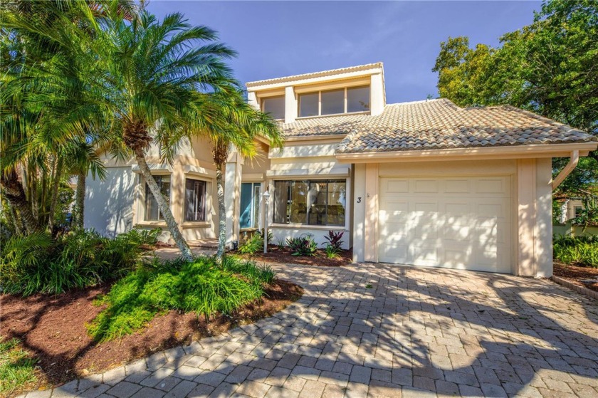 Welcome to your new home in the well-established gated Inlets - Beach Home for sale in Nokomis, Florida on Beachhouse.com