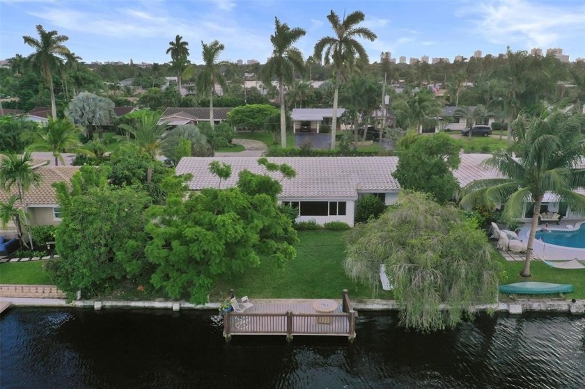 Don't miss this chance to own a waterfront home in Oakland - Beach Home for sale in Oakland Park, Florida on Beachhouse.com