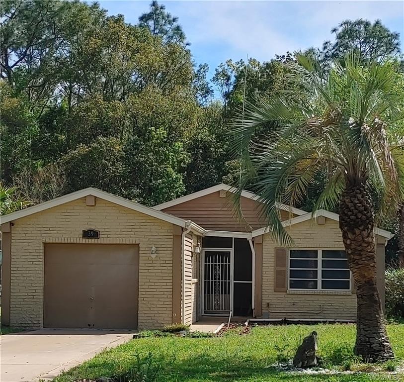 All new stainless kitchen appliances, new flooring and fresh - Beach Home for sale in Homosassa, Florida on Beachhouse.com