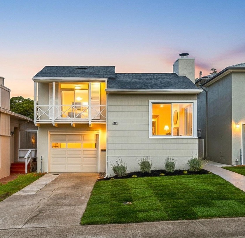 146 Westlawn is ready for its next owner.  Updates throughout - Beach Home for sale in Daly City, California on Beachhouse.com