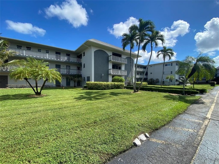 PRICE DROP! GROUND FLOOR UNIT! RARELY AVAILABLE. Welcome to golf - Beach Condo for sale in Hollywood, Florida on Beachhouse.com