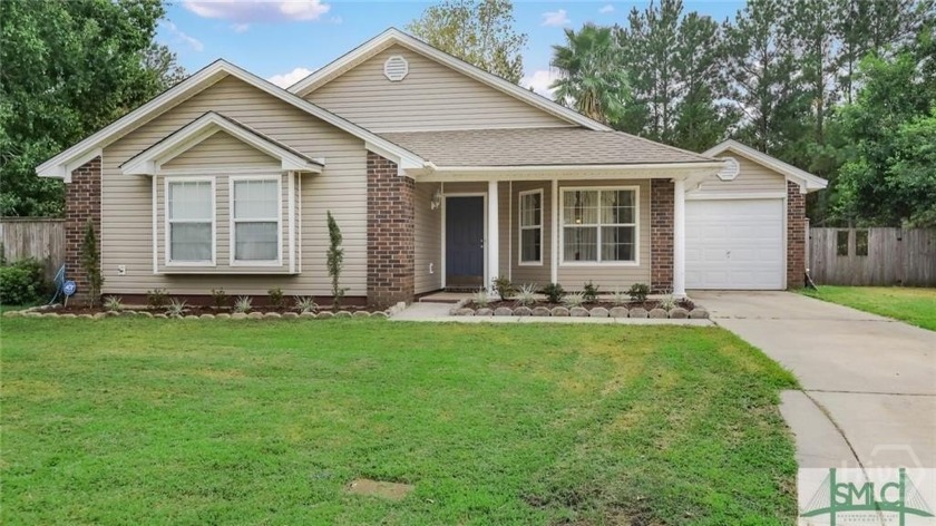Great starter home or investor opportunity nestled in the heart - Beach Home for sale in Richmond Hill, Georgia on Beachhouse.com