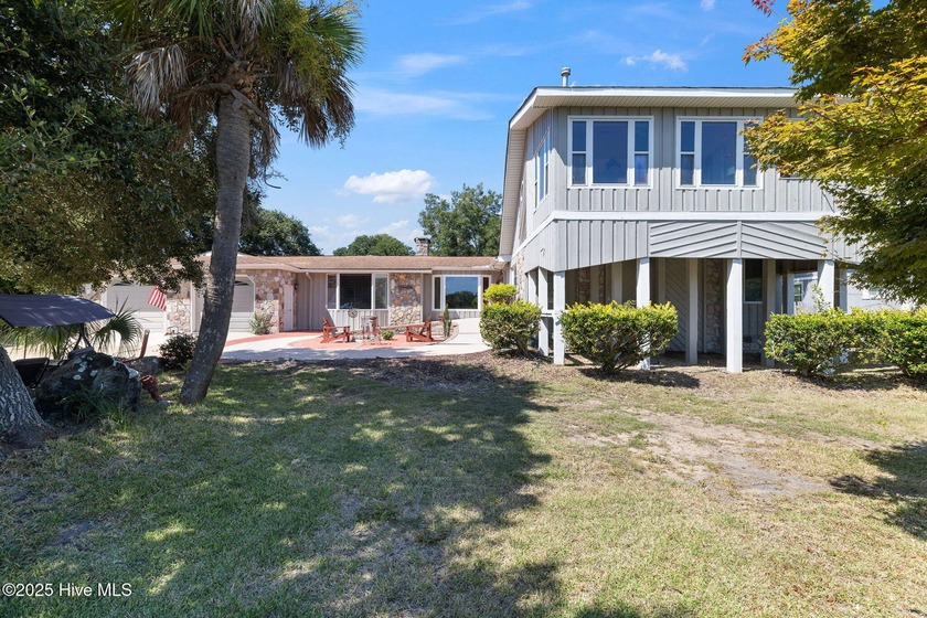 ASSUMABLE VA LOAN FOR QUALIFIED BUYERS! Coastal living at it's - Beach Home for sale in Hampstead, North Carolina on Beachhouse.com