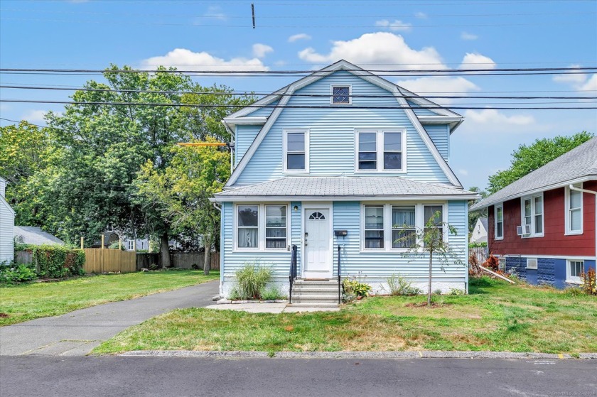 Welcome to 109 Taft Street, a charming Colonial nestled in the - Beach Home for sale in Stratford, Connecticut on Beachhouse.com