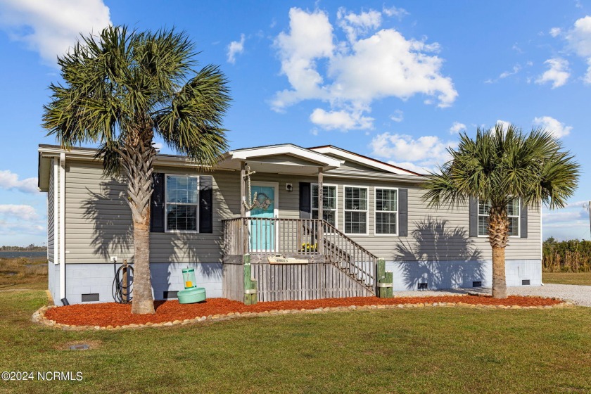 Looking for an extraordinary waterfront property with an - Beach Home for sale in Harkers Island, North Carolina on Beachhouse.com