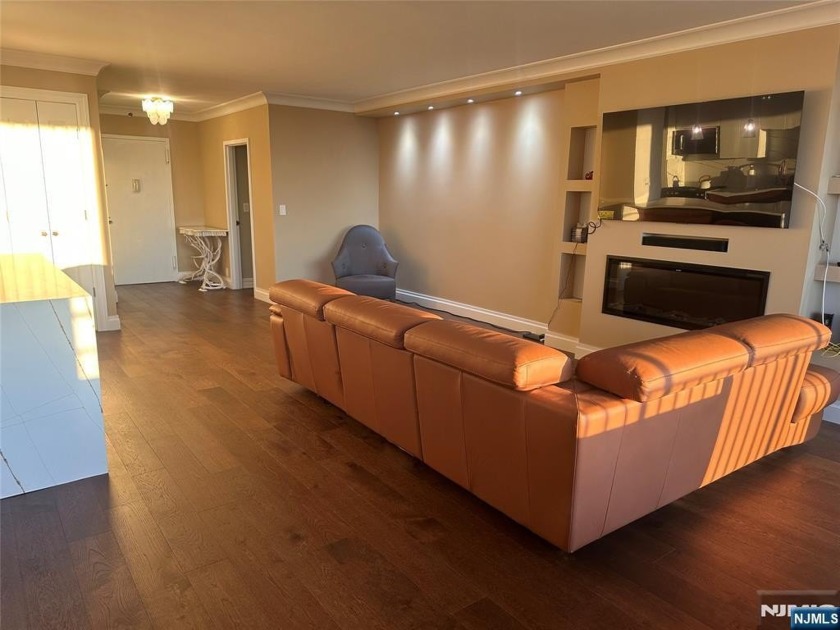 Excellent opportunity to own in The Colony, a prestigious co-op - Beach Other for sale in Fort Lee, New Jersey on Beachhouse.com