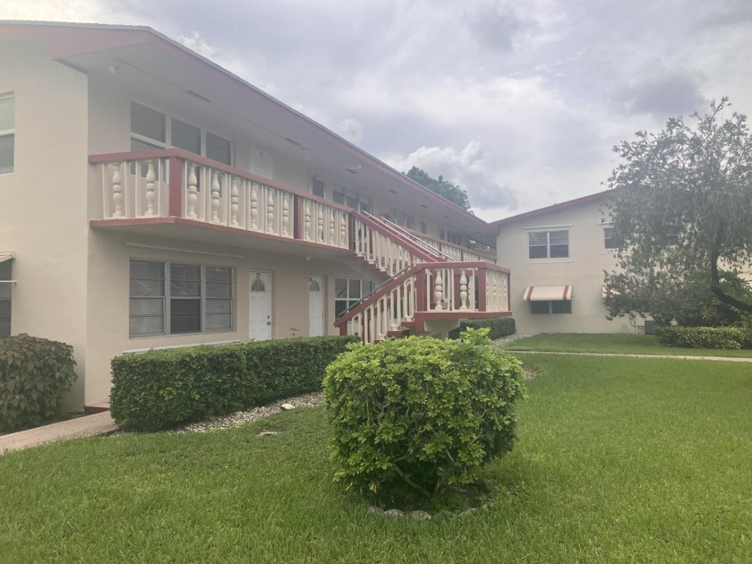 One Bedroom, 1 Bath unit. Two A/C,  all tile flooring. Nice - Beach Condo for sale in West Palm Beach, Florida on Beachhouse.com