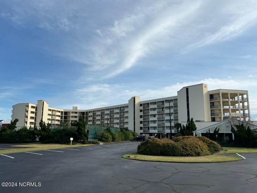 This beautifully updated top floor end unit condo with views of - Beach Condo for sale in Atlantic Beach, North Carolina on Beachhouse.com