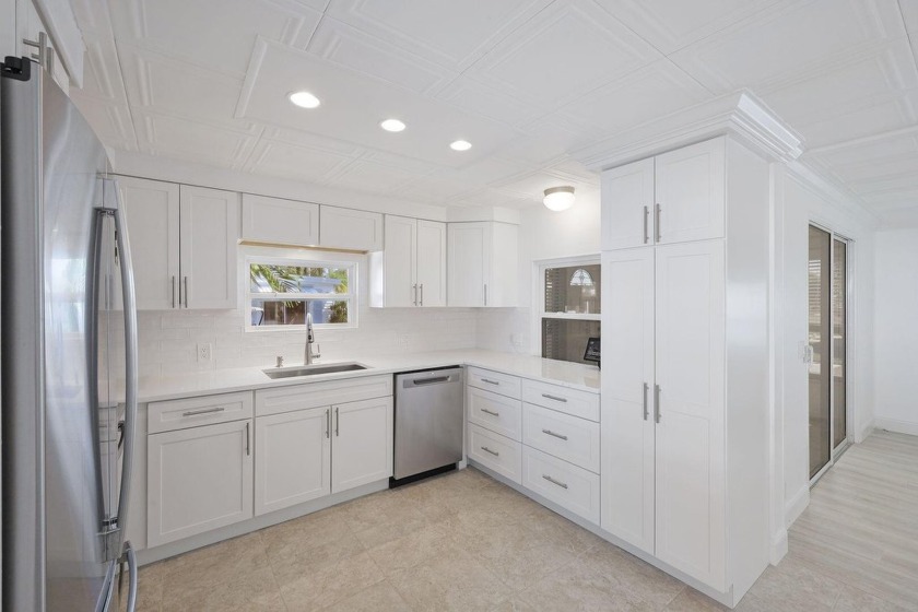 Completely renovated 1150 sq ft home Well-appointed chef's - Beach Home for sale in Naples, Florida on Beachhouse.com