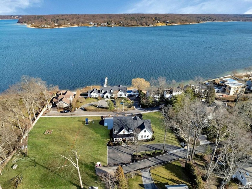 Introducing a truly unique custom-built post-modern - Beach Home for sale in Centre Island, New York on Beachhouse.com