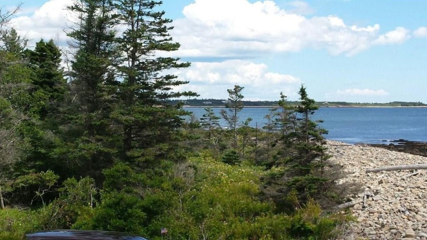 280' lot with deep water frontage on Prospect Harbor. Breath - Beach Lot for sale in Gouldsboro, Maine on Beachhouse.com