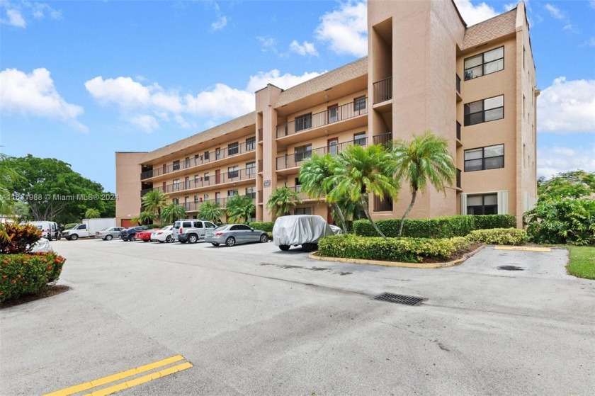 If location and comfort is what you are looking for, look no - Beach Condo for sale in Sunrise, Florida on Beachhouse.com