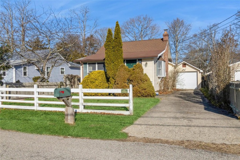 This charming two-bedroom, one-bath cottage in Mastic Beach - Beach Home for sale in Mastic Beach, New York on Beachhouse.com