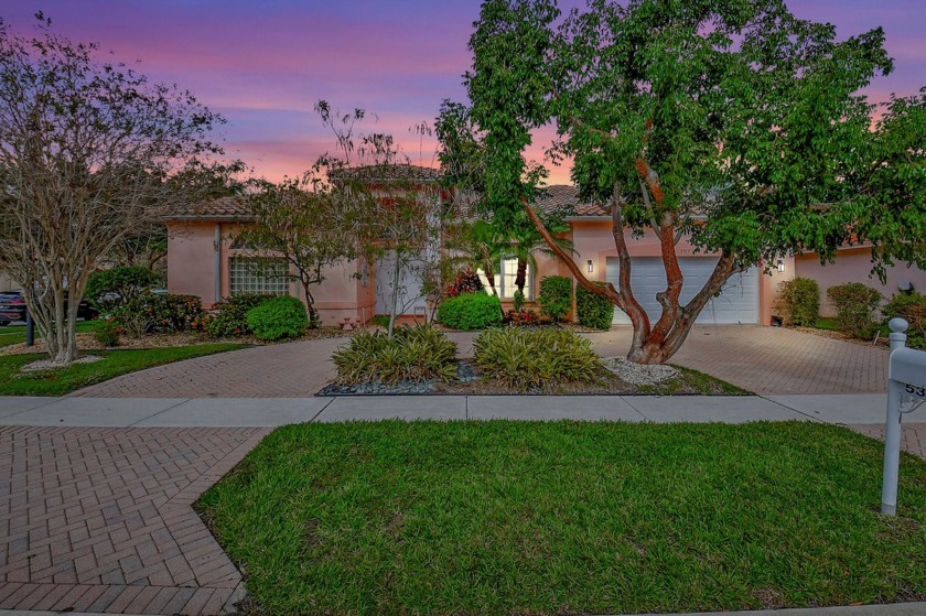 MOVE-IN READY AND FULLY FURNISHED! Heritage Model.  This - Beach Home for sale in Boynton Beach, Florida on Beachhouse.com