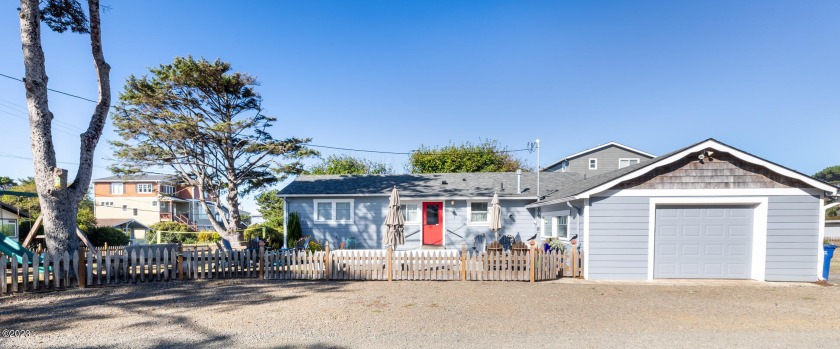 Amazing, impeccably updated Coastal Cottage on a double lot - Beach Home for sale in Lincoln City, Oregon on Beachhouse.com