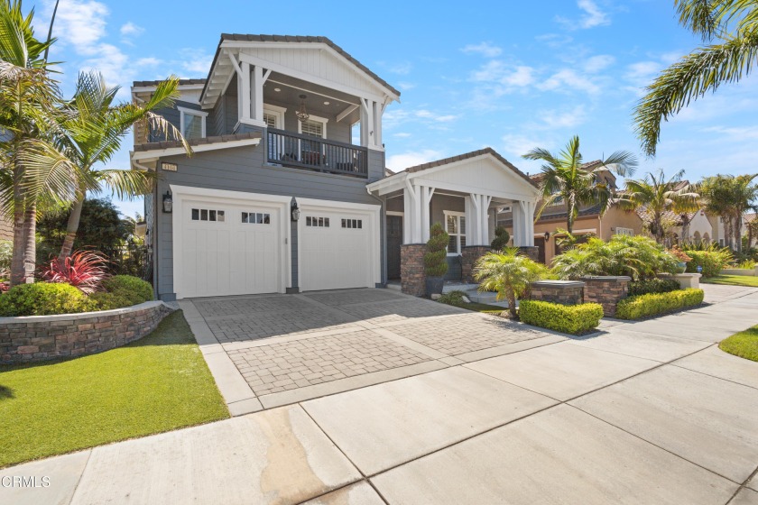 Spectacular 3 bedrooms and 3 1/2 bath home with approximately - Beach Home for sale in Oxnard, California on Beachhouse.com