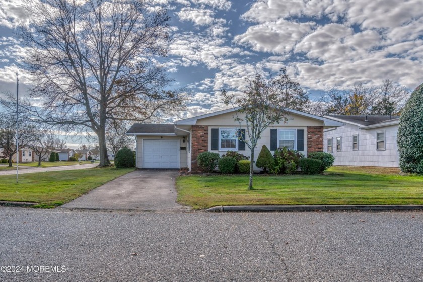 This spacious Dogwood model features 2 bedrooms and 1 1/2 baths - Beach Home for sale in Brick, New Jersey on Beachhouse.com