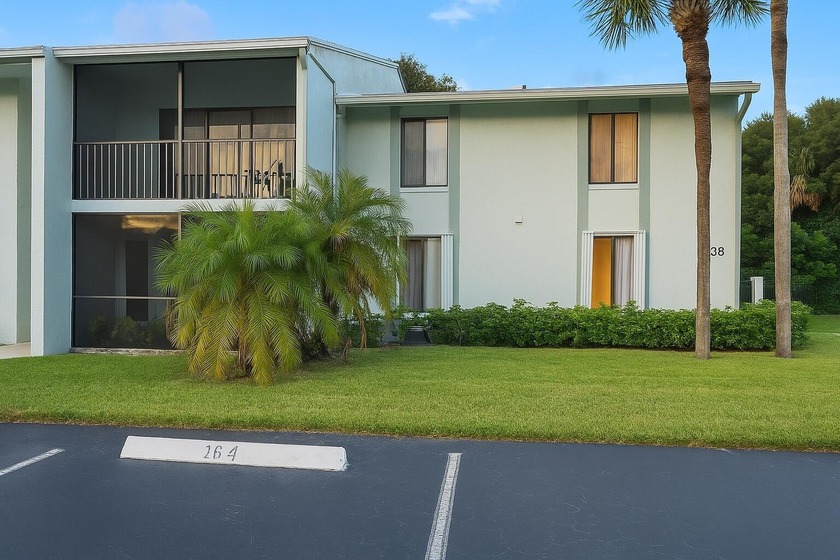 Welcome home to this beautiful 2 bedroom, 2 bath condo located - Beach Condo for sale in West Palm Beach, Florida on Beachhouse.com