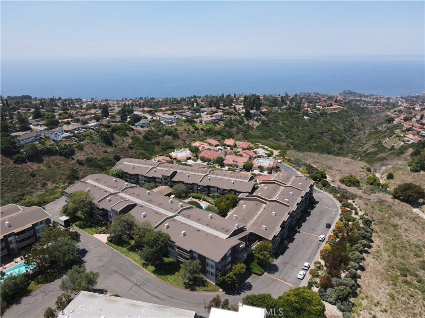 Elegant 2-Bedroom, 2-Bath Condo for sale in Rancho Palos Verdes - Beach Condo for sale in Rancho Palos Verdes, California on Beachhouse.com