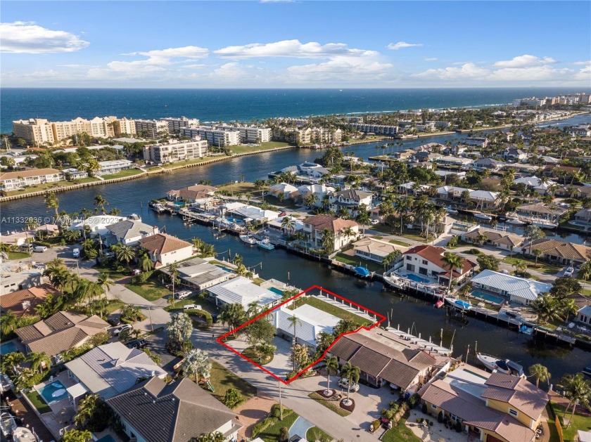 Large yacht dockage.  Dock your boat up to 70' LOA on deep wide - Beach Home for sale in Deerfield  Beach, Florida on Beachhouse.com