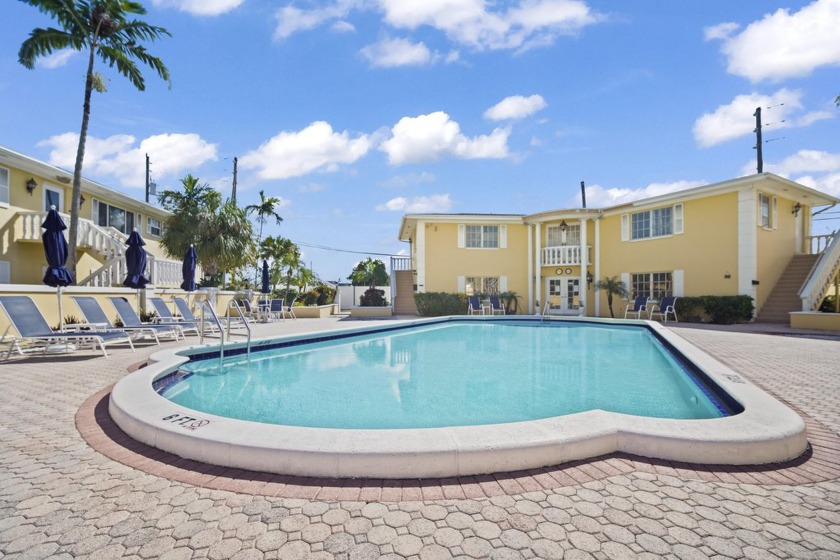 Affordable luxury awaits in this beautifully maintained - Beach Condo for sale in Fort Lauderdale, Florida on Beachhouse.com