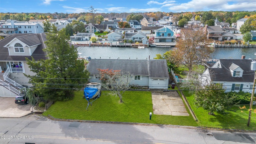 Waterfront Living at Its Best! Welcome to 64 Harbor Inn, a - Beach Home for sale in Bayville, New Jersey on Beachhouse.com