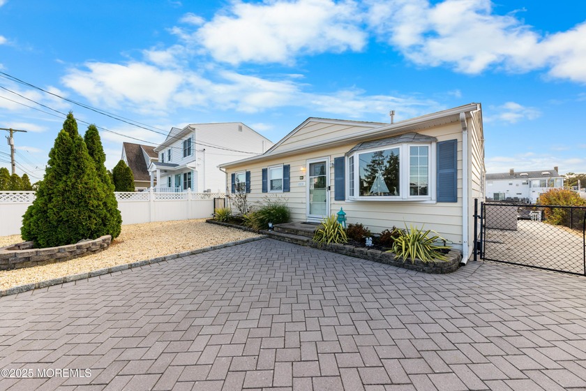 Welcome to 2570 Balfrey Drive - your year-round waterfront - Beach Home for sale in Toms River, New Jersey on Beachhouse.com