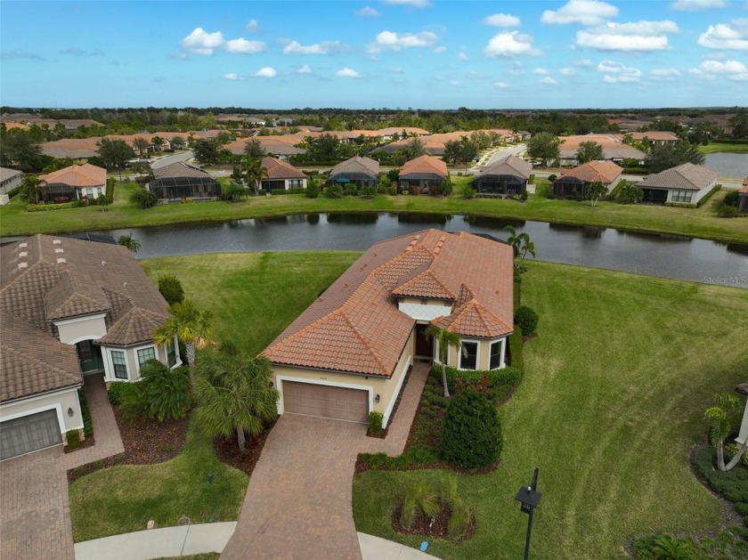 Welcome to 4616 Stickley Ct. This Taylor Morrison, Farnese model - Beach Home for sale in Palmetto, Florida on Beachhouse.com