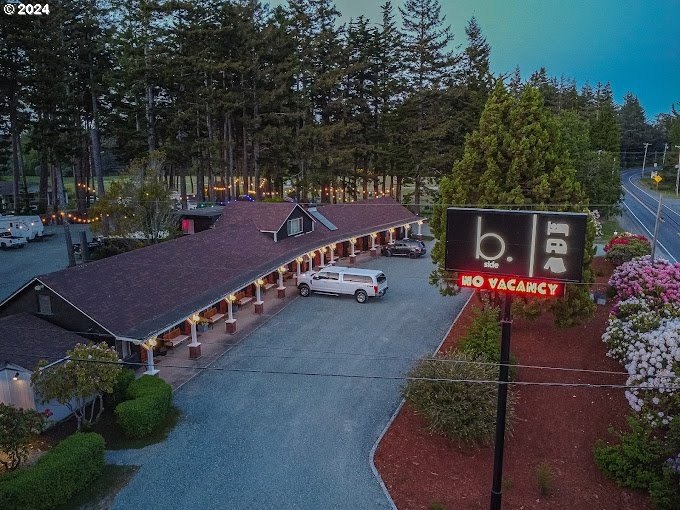 UPDATED  REBRANDED IN 2022, this STYLISH Boutique Motel  RV Park - Beach Commercial for sale in Bandon, Oregon on Beachhouse.com