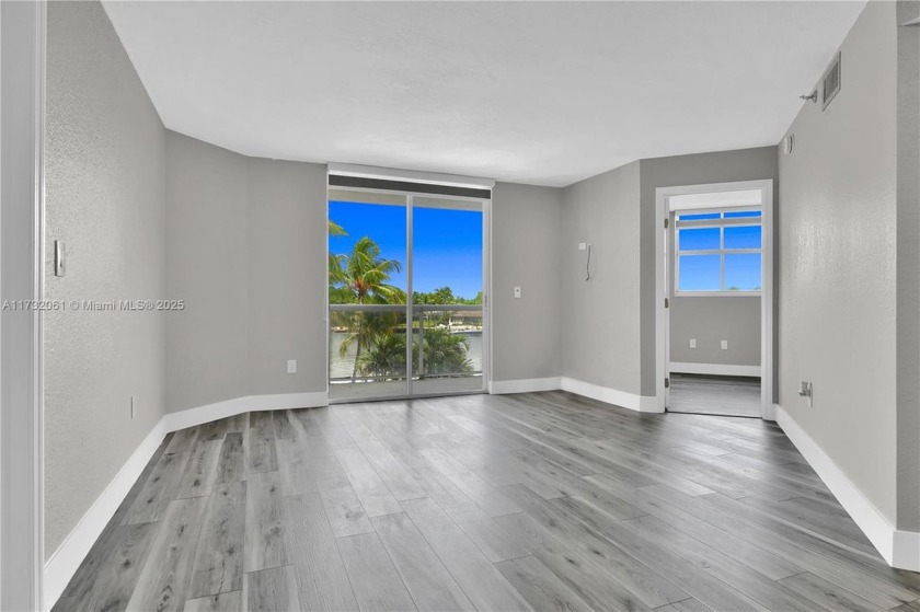 A renovated 2/2 condo in the dynamic Millionaires Row of Miami - Beach Condo for sale in Miami Beach, Florida on Beachhouse.com