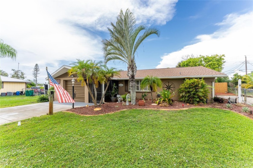 COMPLETELY UPDATED 2BEDROOM/2BATH/1.5 CAR GARAGE home w/CAGED - Beach Home for sale in Englewood, Florida on Beachhouse.com
