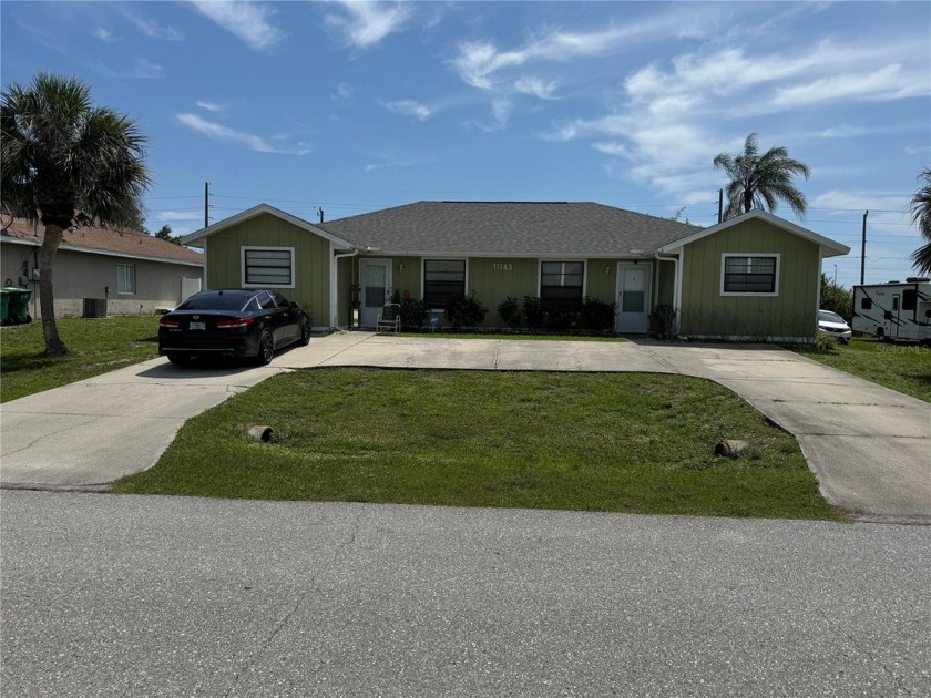 ARE YOU DREAMING OF A FAMILY COMPOUND or BECOMING AN INVESTOR? - Beach Home for sale in Englewood, Florida on Beachhouse.com