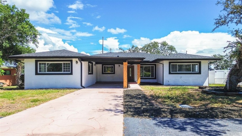 Welcome to 4841 108th Street N in St. Petersburg, Florida! This - Beach Home for sale in St. Petersburg, Florida on Beachhouse.com