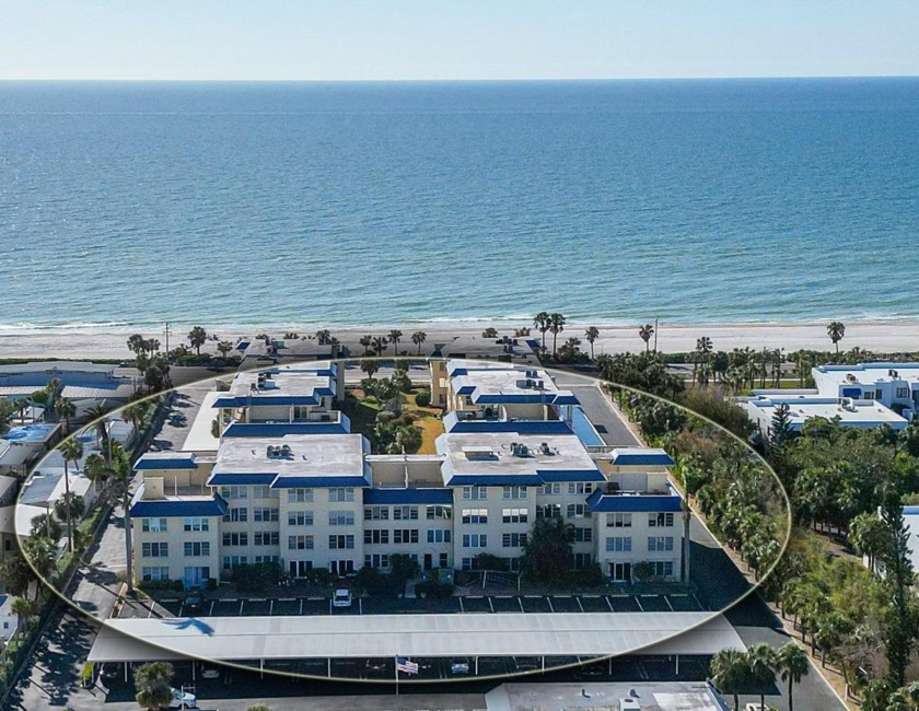 Furnished 2-bedroom, 2-bathroom end unit condo on Longboat Key! - Beach Condo for sale in Longboat Key, Florida on Beachhouse.com