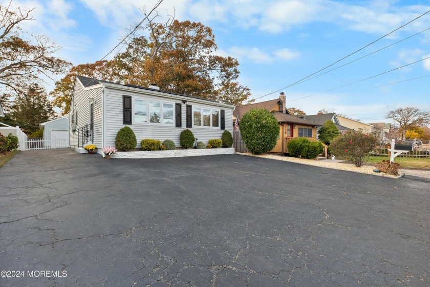 This charming 2-bedroom, 1.5-bath home is your perfect beach - Beach Home for sale in Toms River, New Jersey on Beachhouse.com