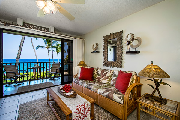 Kona Isle E23 DIRECT OCEAN FRONT, Wifi, 2nd floor, Gorgeous - Beach Vacation Rentals in Kailua Kona, Hawaii on Beachhouse.com