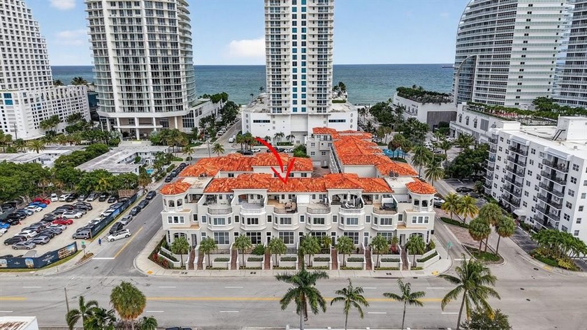 This gorgeous 4-level townhouse is perfectly situated in the - Beach Townhome/Townhouse for sale in Fort Lauderdale, Florida on Beachhouse.com